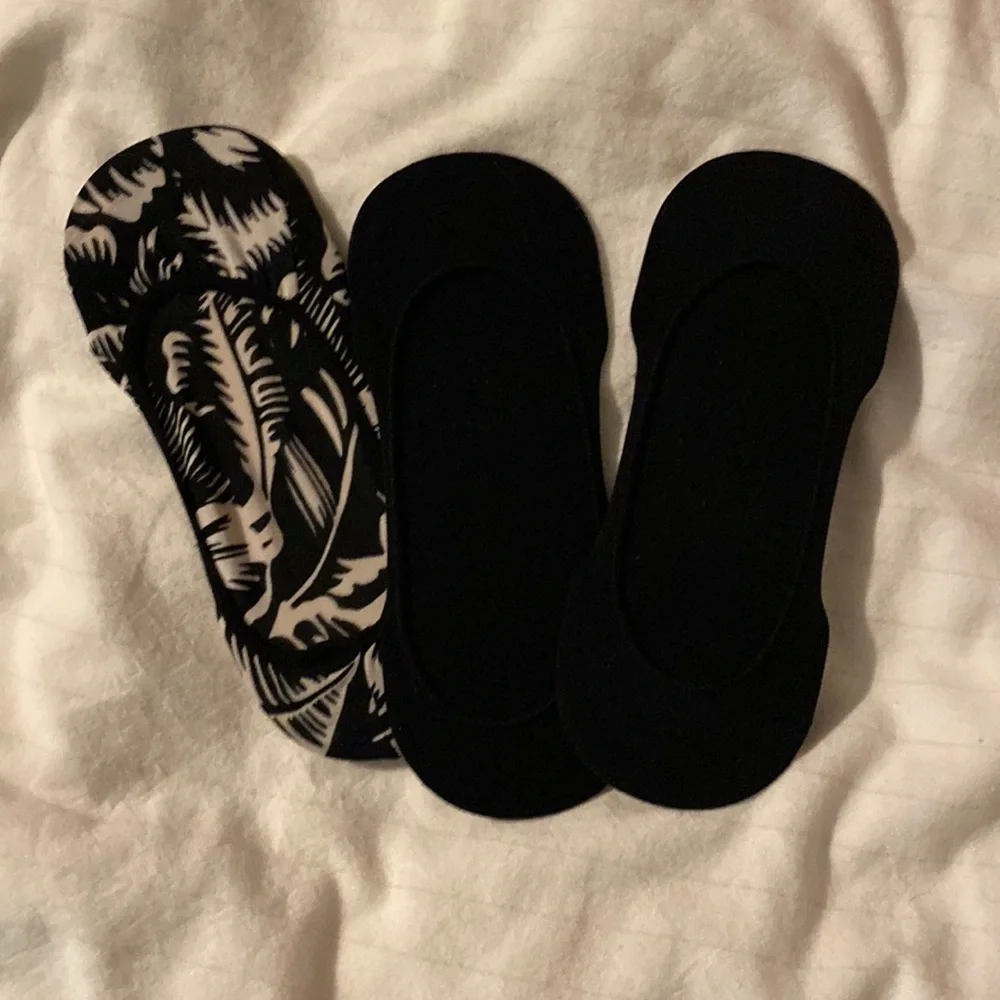 NWOT - No Show Socks - Set of 3